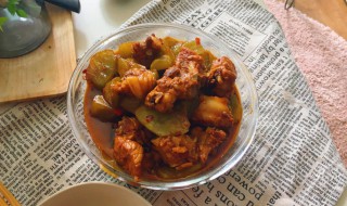 莴笋焖排骨做法步骤（排骨炖莴笋的做法大全窍门）