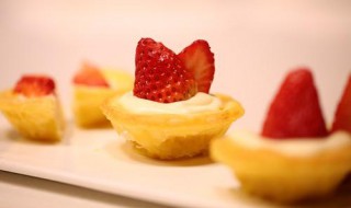 杏仁奶油草莓挞步骤(草莓奶油蛋挞)