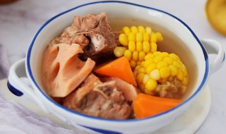 排骨莲藕玉米煲步骤 排骨炖莲藕玉米的做法