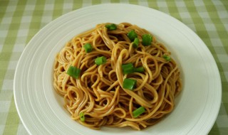 腊味花生酱拌面（鲜味花生酱拌面）