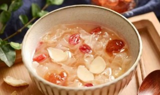 银耳百合莲子羹（银耳百合莲子羹可以隔夜吃吗）