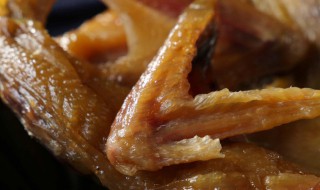 最简单腊鸡的腌制方法（最简单腊鸡的腌制方法和配料）