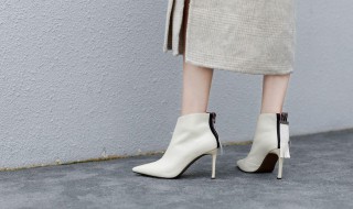 裸靴搭配技巧有哪些（裸靴怎么搭配）