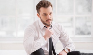 男矮个子穿衣技巧 男矮个子穿衣技巧视频