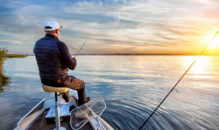 超浅水钓鲫鱼技巧（深水钓鲫鱼技巧）