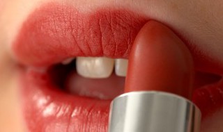 适合学生简单的化妆方法 适合学生简单的化妆方法视频