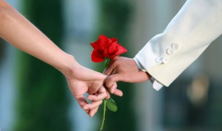 晒爱人发朋友圈的句子 晒爱人发朋友圈的句子图片