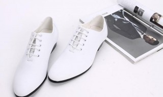 浅色鹿绒皮鞋怎么清洗 浅色鹿绒皮鞋怎么清洗保养