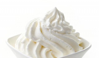 自己用牛奶怎么做奶油呢（怎样用牛奶做奶油简单做法）