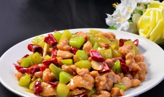 鸡肉怎么做比较好吃（鸡肉怎么做比较好吃视频）