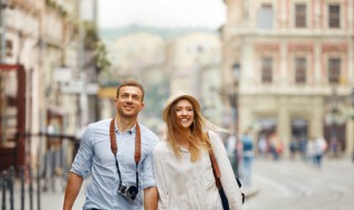 旅游发朋友圈的精美句子简短经典（旅游发朋友圈的精美句子简短经典语录）