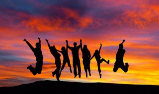 关于加油努力的句子有哪些(关于加油努力的句子有哪些英语)