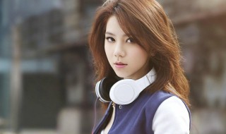 邓紫棋个人简历资料（邓紫棋个人简历资料多高）