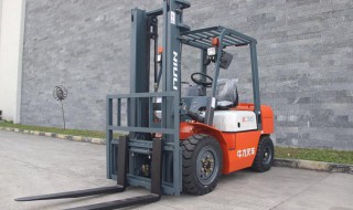 叉车侧移技巧教程 叉车侧移怎么操作的