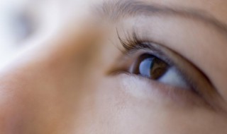 眼皮跳时辰测吉凶预兆（眼皮跳是什么预兆,按时辰分析吉凶）