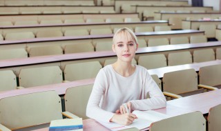 年少对应的词 与此间少年对应的词语