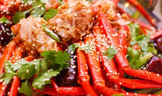 螃蟹不可以和哪些食物一起吃（螃蟹不能和哪些食物不能一起吃）