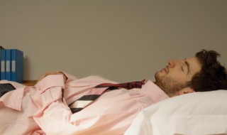 梦见亲人坐牢什么预兆（梦见亲人坐牢什么预兆周公解梦）