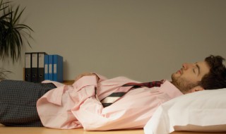 梦见别人跟我借钱是什么意思（梦见跟别人借钱是什么意思啊）