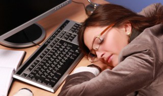 做梦被车撞了但人没事有什么征兆 梦见被车撞了人没事是什么预兆