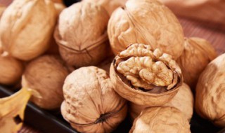 核桃的在家中储存方法（核桃的在家中储存方法有哪些）