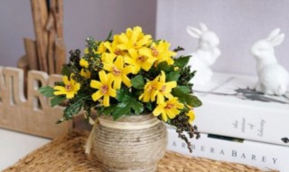 家里的假花要扔了吗（假花放在家里）