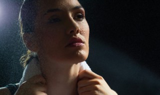 拳头俯卧撑能锻炼什么 拳头俯卧撑锻炼哪里