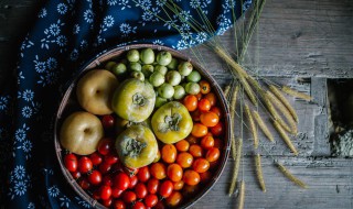 脆柿子的做法 桑叶泡脆柿子的做法