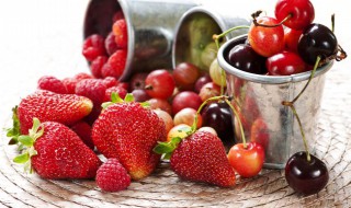 草莓用英语怎么读（草莓用英语怎么读 语音）