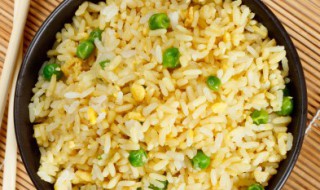 五彩虾仁炒饭（五彩虾仁炒饭卡通图片）