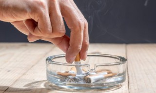 梦见别人在我面前抽烟 梦见别人在我面前抽烟好不好