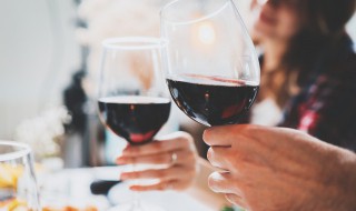 红酒醒酒是为了释放什么 红酒醒酒的原因