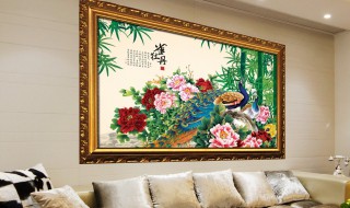 家中客厅挂什么画最好（家中客厅挂什么画最好风水）