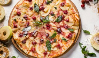 家庭做披萨的简单方法（家庭做披萨的简单方法窍门）