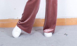 丝绒裤搭配什么鞋 丝绒裤搭配什么鞋冬季