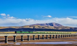 青藏铁路连接的是青海西宁河和什么（青藏铁路连接的是青海,西宁和什么?）