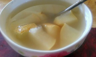 梨子冰糖煮水的功效（鱼腥草与梨子冰糖煮水的功效）