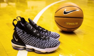 詹姆斯16鞋带怎么穿回去（詹16鞋带怎么穿进去）