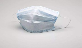 为什么有些口罩褶皱向上(口罩褶皱为什么向下)