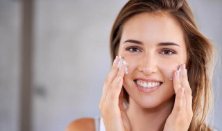 水乳液精华霜的使用顺序（水乳霜精华液精华霜的使用顺序）