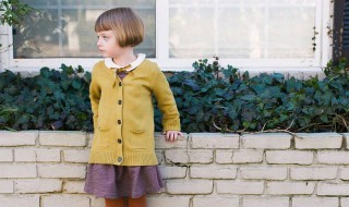 菠萝头怎么扎图解短发（短发怎么扎菠萝辫）