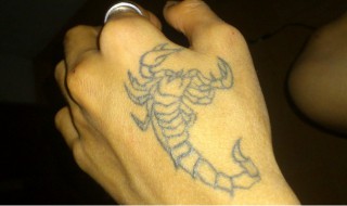 白醋洗纹身有什么用（用白醋洗纹身能淡化吗）