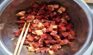炒羊肉如何腌制方法（炒羊肉腌制方法和配料）