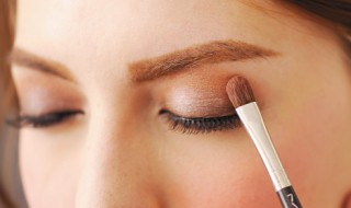 素颜可以画眼影吗（素颜可以画眼影吗女）