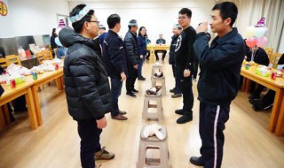 听口令抢东西游戏规则（听口令抢东西游戏叫什么名字）