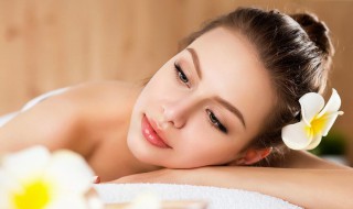 什么肤质皮肤适应精华乳（什么肤质皮肤适应精华乳的）