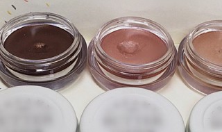 肿眼泡用什么颜色眼影 肿眼泡用什么颜色眼影打底