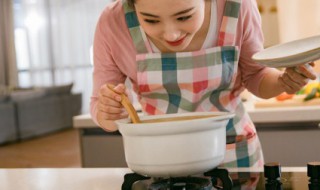 银耳鸡汤的做法 银耳鸡汤的做法和功效窍门