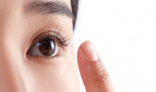 新手戴美瞳的技巧（新手戴美瞳小技巧）