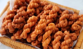 酥脆麻花的制作方法（酥脆麻花的制作方法和配料）